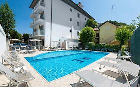 Hotel Embassy