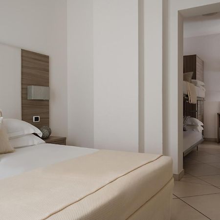 Hotel Embassy Riccione Extérieur photo