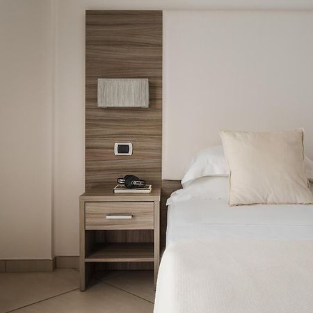 Hotel Embassy Riccione Extérieur photo