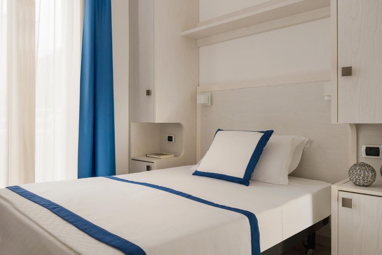 Hotel Embassy Riccione Extérieur photo