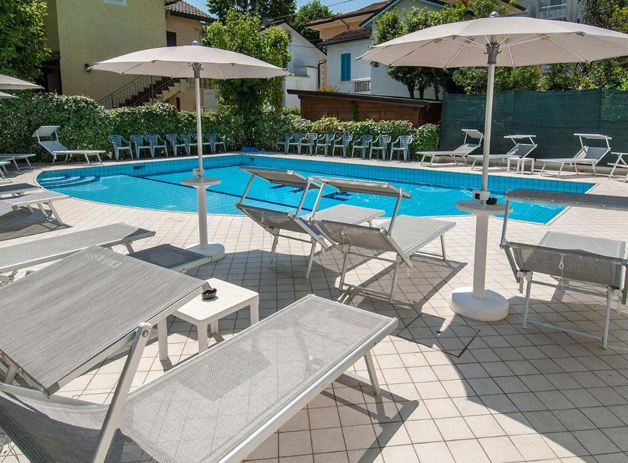 Hotel Embassy Riccione Extérieur photo