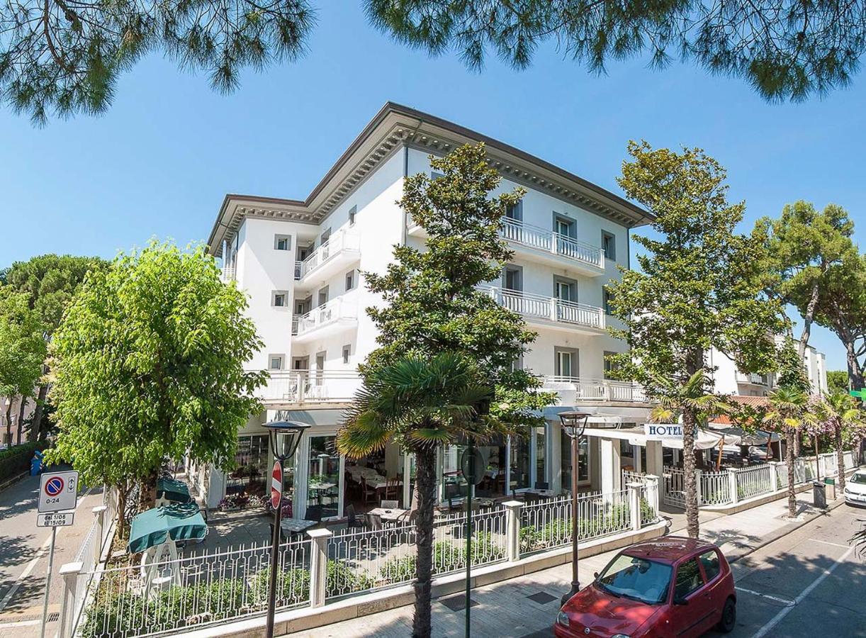Hotel Embassy Riccione Extérieur photo