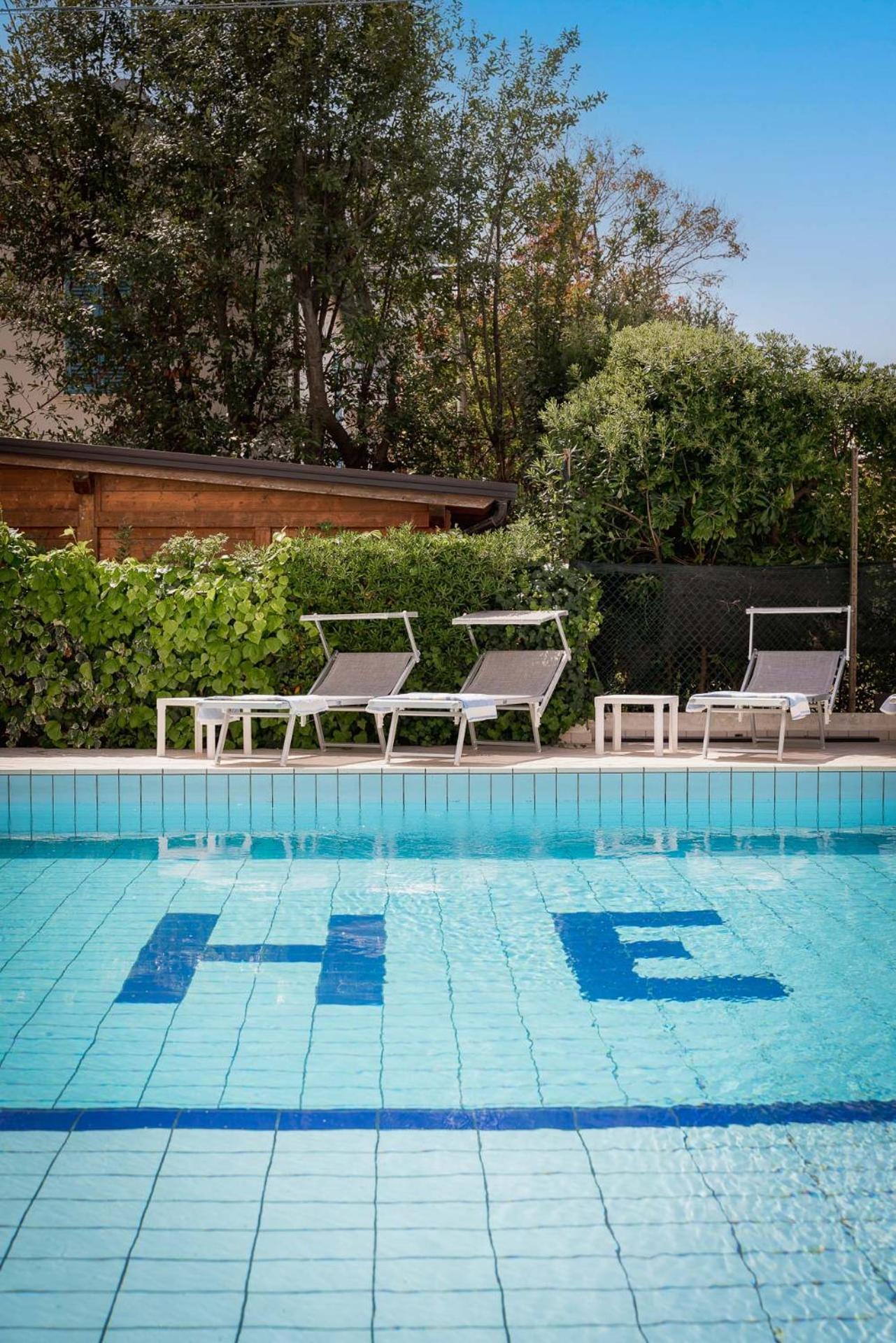Hotel Embassy Riccione Extérieur photo
